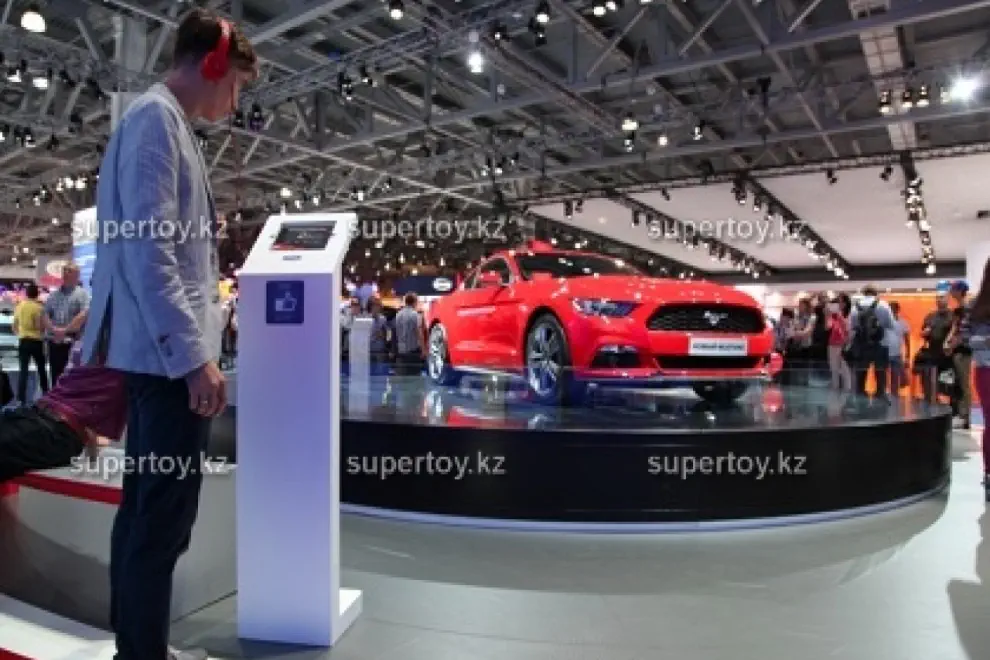 Кнопка Like в реале и браслеты - как собрать 5 тысяч лайков в соцсетях