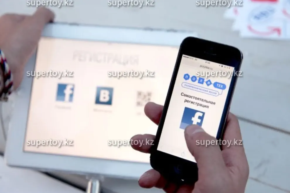 Кнопка Like в реале и браслеты - как собрать 5 тысяч лайков в соцсетях