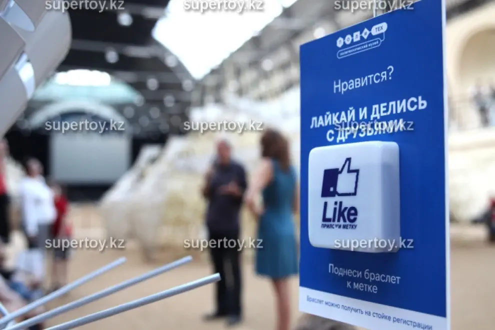 Кнопка Like в реале и браслеты - как собрать 5 тысяч лайков в соцсетях