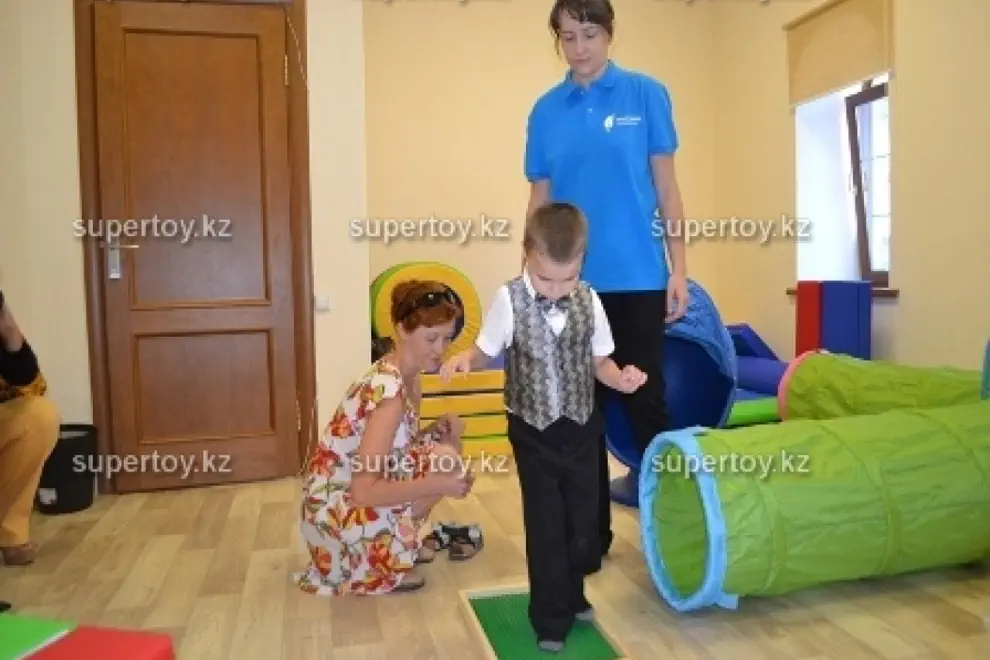 Мини-центр для аутистов посетили партийцы, которые помогли его организовать