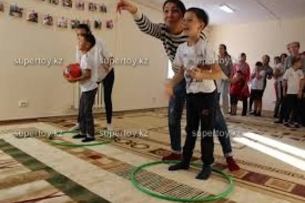 Мини-центр для аутистов посетили партийцы, которые помогли его организовать